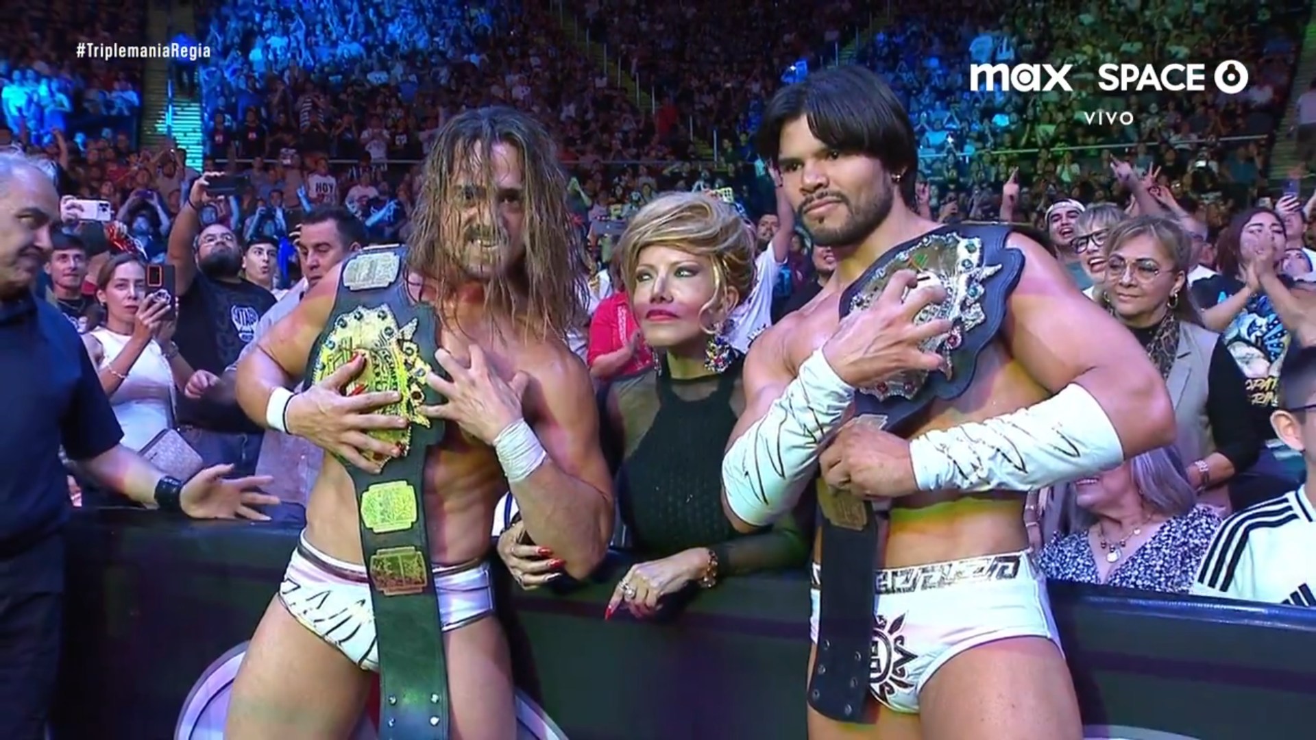 Angel-Garza-y-Humberto-Carrillo-como-NUEVOS-Campeones-de-Parejas-AAA-junto-a-la-Lic.-Marisela-Pena-e.jpeg