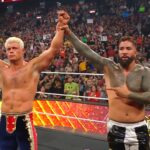 Cody-Rhodes-y-Jey-Uso-en-WWE-Raw-23-de-junio-de-2025-WWE.jpg