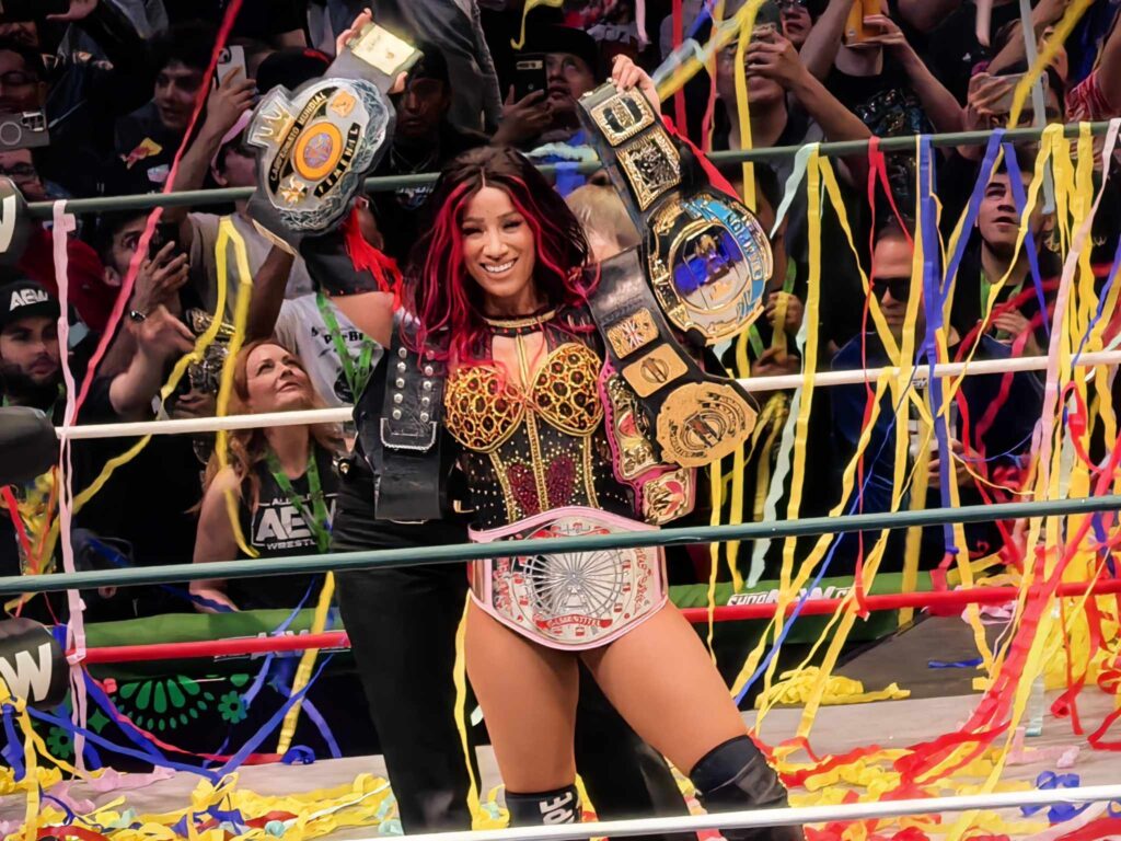Mercedes-Mone-como-nueva-Campeona-Mundial-CMLL-tras-vencer-a-Zeuxis-en-la-Arena-Mexico-en-el-especia.jpeg