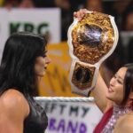 Rhea-Ripley-e-Iyo-Sky-WWE-RAW-30-de-junio-2025.jpg