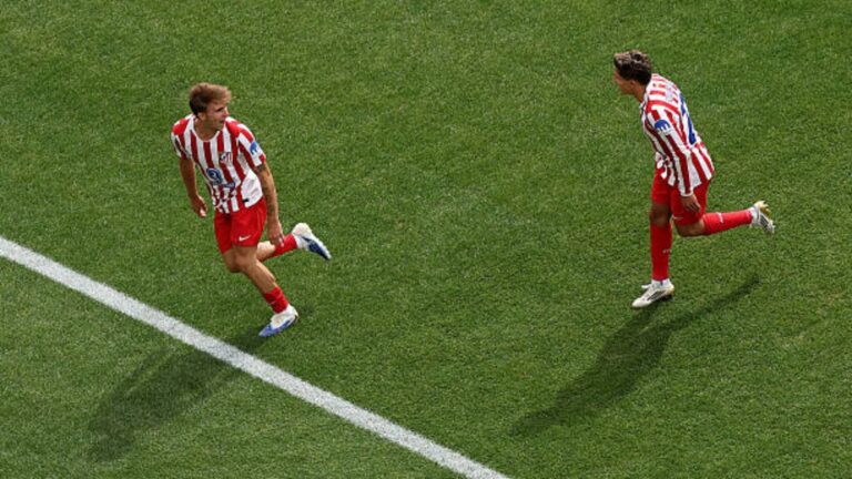 barrios-celebra-su-primer-gol-con-giuliano.jpg