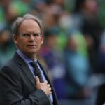 brian-schmetzer-en-un-partido-del-seattle-sounders.jpg