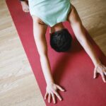 hacer-yoga-es-una-manera-de-combatir-el-estres-en-el-embarazo.jpg