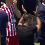 simeone-aplaude-tras-el-gol-anulado-a-julian.jpg