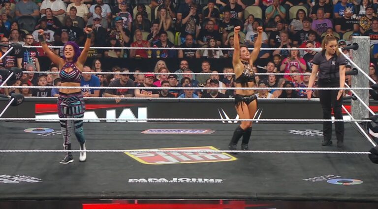 Bayley-y-Lyra-Valkyria-empatan-en-WWE-Raw-30-de-junio-de-2025-WWE.jpg