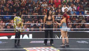Naomi-con-Rhea-Ripley-e-Iyo-Sky-en-WWE-RAW-14-de-julio-2025.jpg