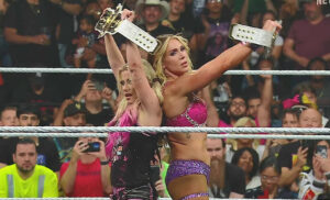 Alexa-Bliss-y-Chalotte-Flair.jpg