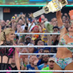 Alexa-Bliss-y-Charlotte.jpg