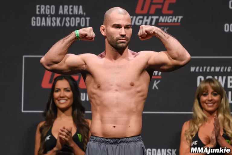 Artem-Lobov.webp.webp