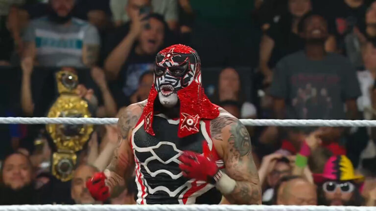 Penta-el-Cero-Miedo-vencedor-en-WWE-Raw-04-de-agosto-de-2025-WWE.jpg