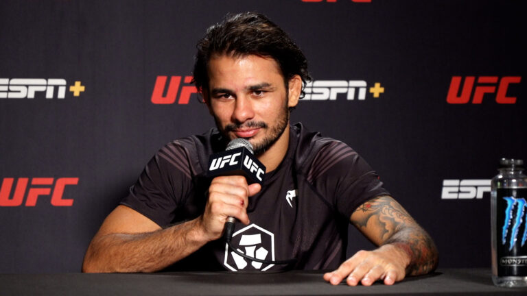 UFC-on-ESPN-29-Alexandre-Pantoja.jpg