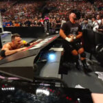 WWE-Raw-25-de-agosto-de-2025-020-LA-Knight-Bron-Breakker.jpg