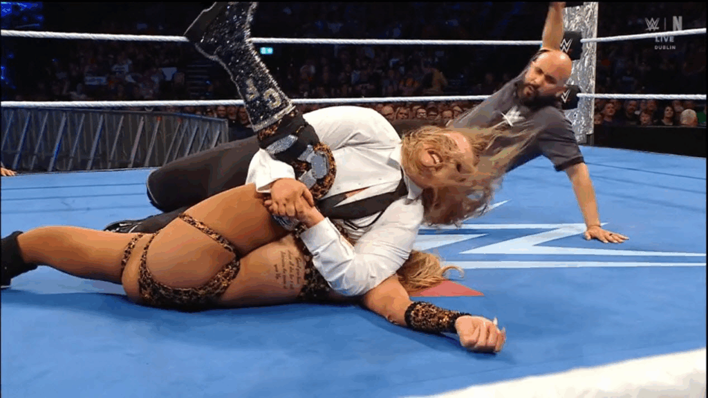WWE-SmackDown-22-de-agosto-de-2025-Piper-Nivel-Charlotte-Flair.png