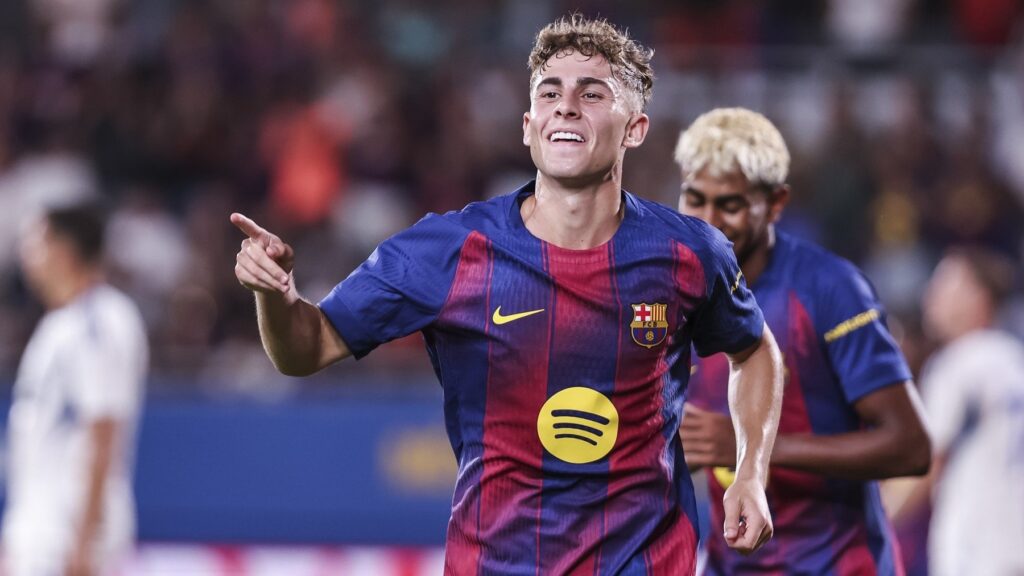fermin-lopez-celebrando-un-gol-con-el-barcelona-en-el-gamper.-europa-press.jpg