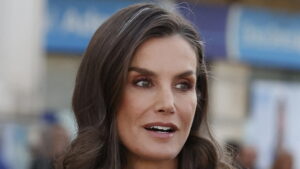 la-reina-letizia-en-un-acto-oficial.jpg