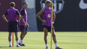 robert-lewandowski-en-un-entrenamiento-con-el-barca.-europa-press.jpg