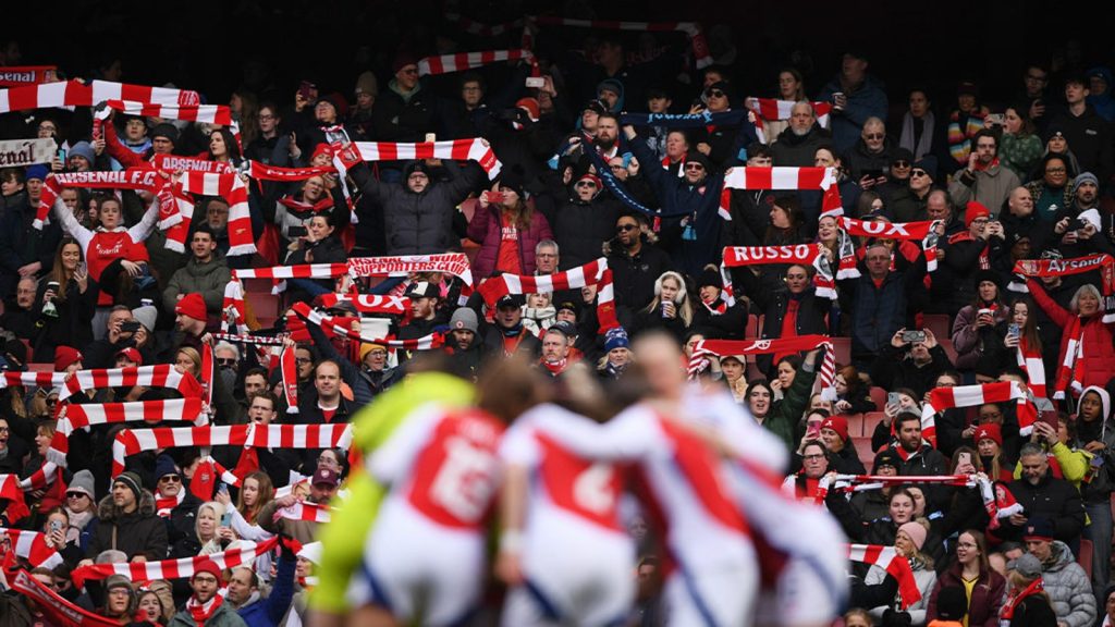 Fans-at-north-London-derby_acnpouzv.jpg