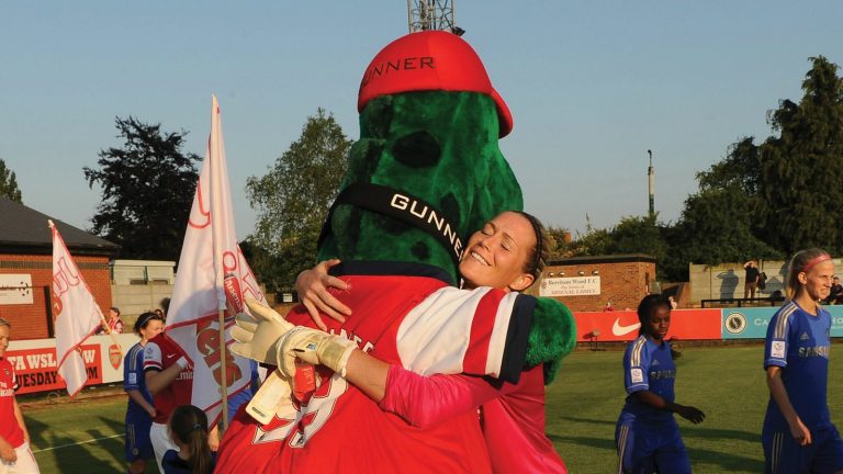 gunnersaurus-x-byrne_h6kq00xq.jpg